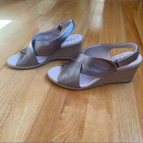 Clarks Collection Lafley Elaine Wedge Sandal in Pewter Leather size 9M - Picture 8 of 9